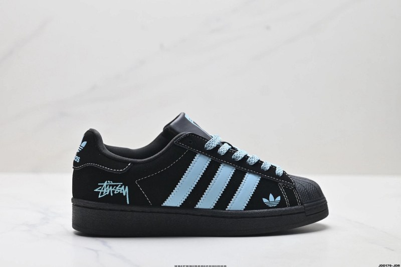 Adidas Superstar Low-Top in Black With a Leather Upper and Rubber Shell Toe