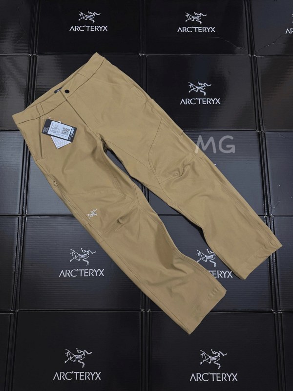 Arc'teryx Cronin Pants in Black: Relaxed Utility Cut With a Short Asian Inseam