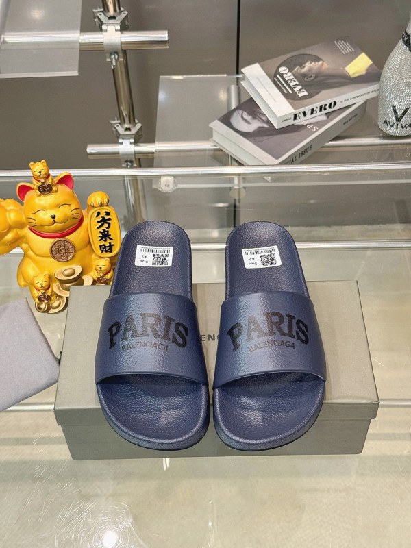 Balenciaga-Style Casual Slides in Gray with a PU Upper and Rubber Outsole