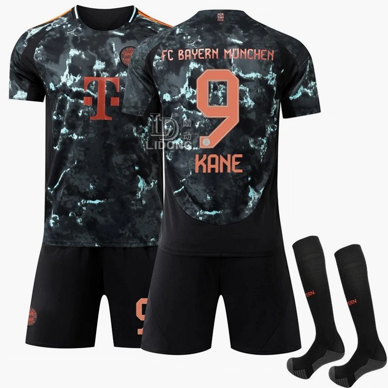 Bayern Munich Black Retro-Style Football Jersey, Sold With Matching Socks in Sizes XS–3XL