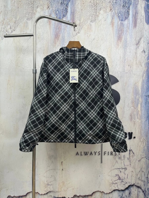 Burberry Reversible Hooded Check Jacket: Vintage Plaid on One Side, Plain Solid on the Other