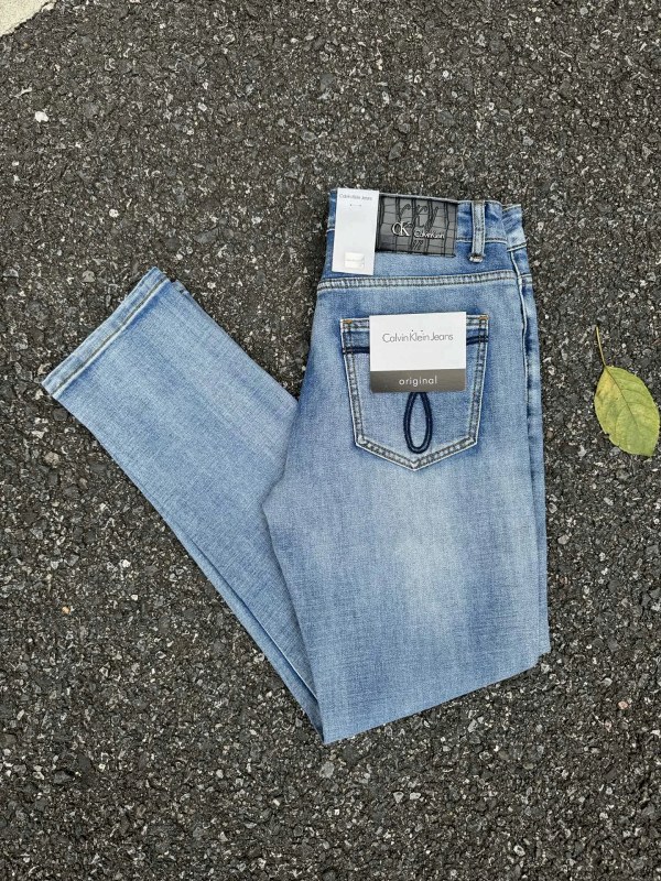 Calvin Klein H201 High-Waist Straight-Leg Jeans in Blue