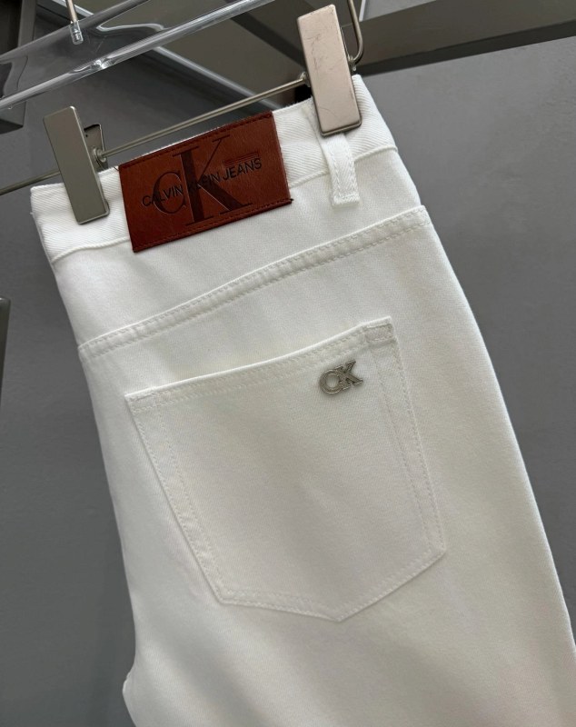 Calvin Klein H070 High-Waist Jeans, Listed in S–XXL