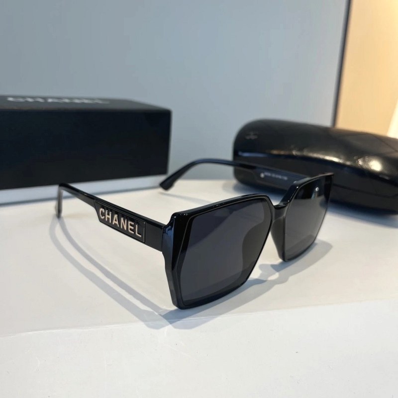 Chanel Black Sunglasses in a Lightweight, Large-Lens Everyday Frame