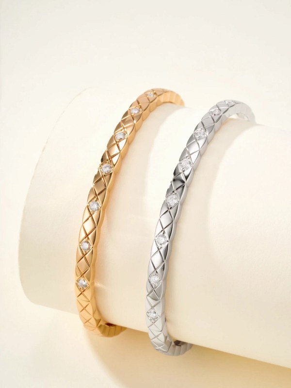 Chanel Coco Crush Thin Quilted Bracelet with Interspersed Diamonds, Size 17