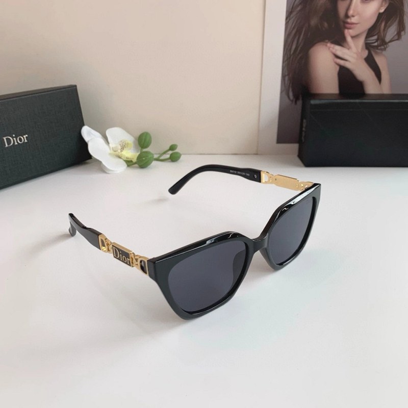 Dior White Cat-Eye Sunglasses in a Modern Everyday Frame