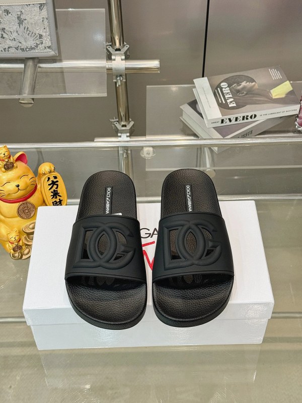 Dolce & Gabbana Logo Slide: Private-Mold Leather Outsole, Sizes 38–46