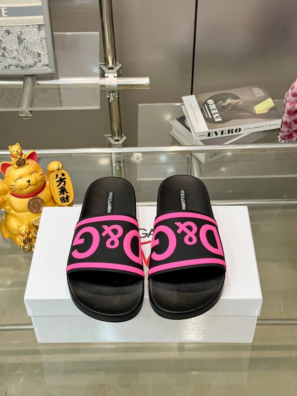 Dolce & Gabbana Black Slide Sandal: Single-Band Casual Style in Sizes 38–46