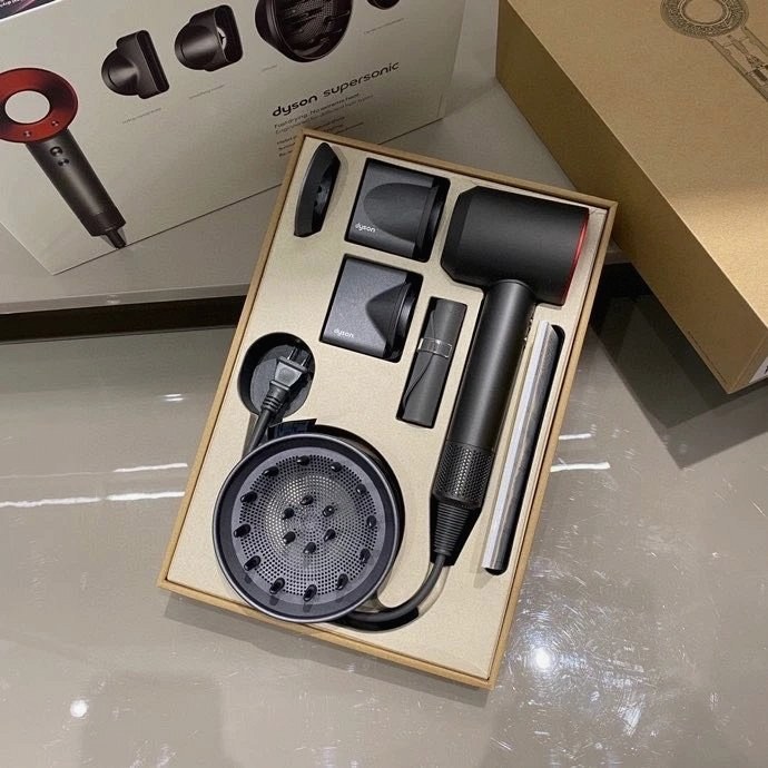 Dyson Supersonic HD08 Hair Dryer in Black, With Six Airflow Settings and Two Nozzles