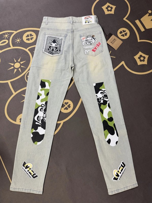Evisu white jeans in an everyday casual cut with heavy back-pocket embroidery