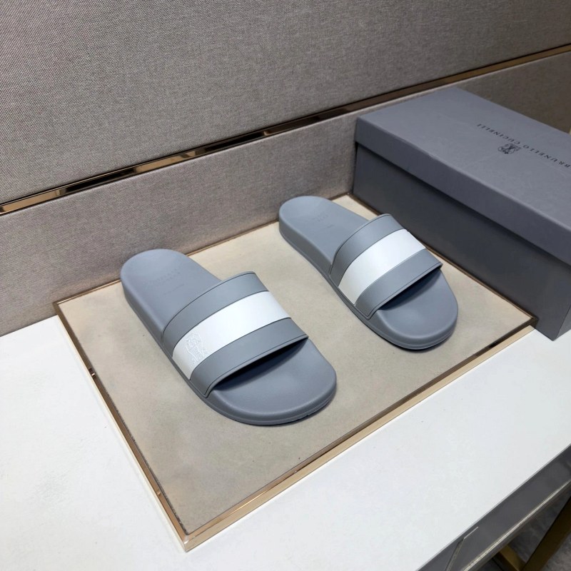 Fendi Gray Slides With a Multi-Material Upper and Leather Lining