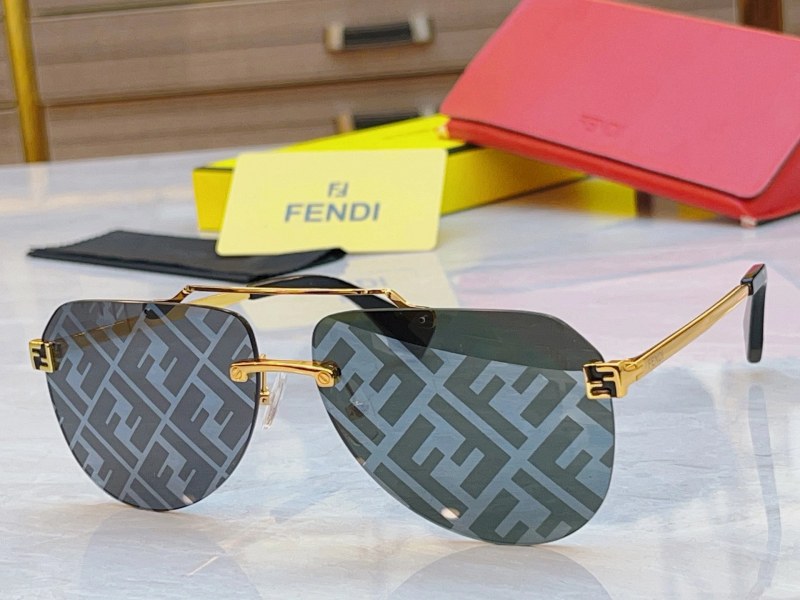 Fendi FE40115U Sunglasses in White: A Wide-Lens Everyday Frame