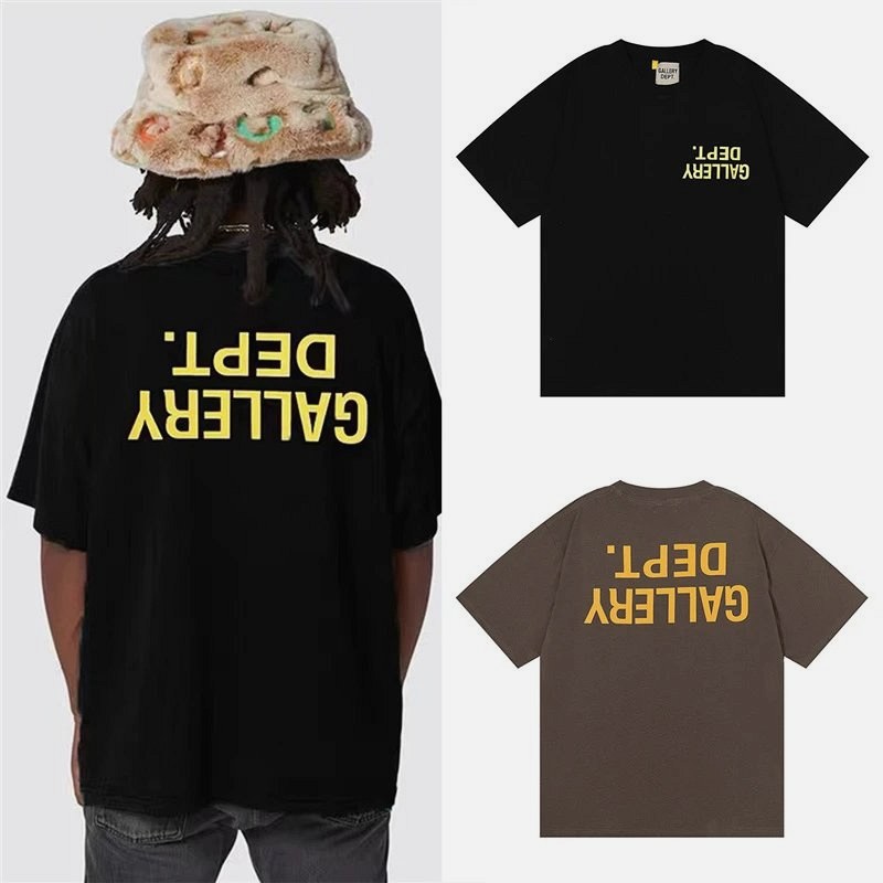 Gallery Dept casual crewneck tee in combed cotton with a skull-demon letter print