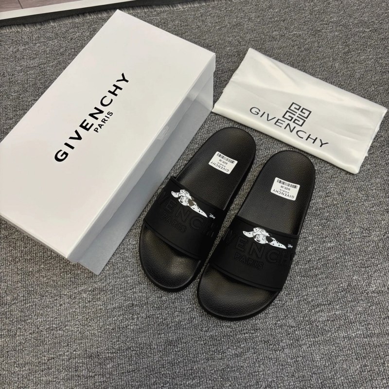 Givenchy Black Slides With a Wide 35–45 Size Run