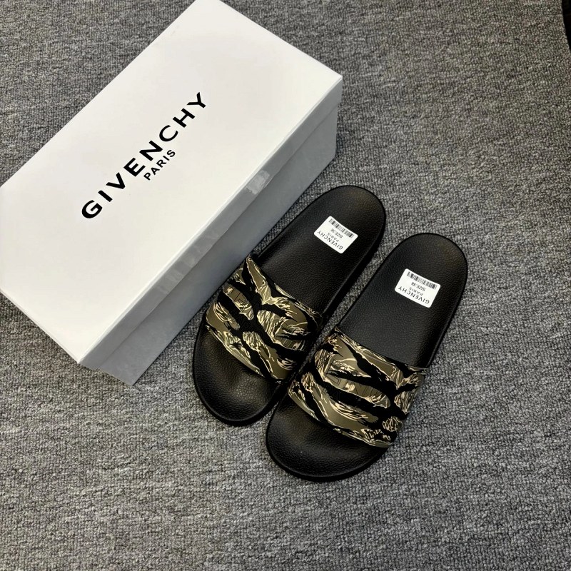 Givenchy Black Slides in a Casual Unisex Cut, Listed in Sizes 35–45