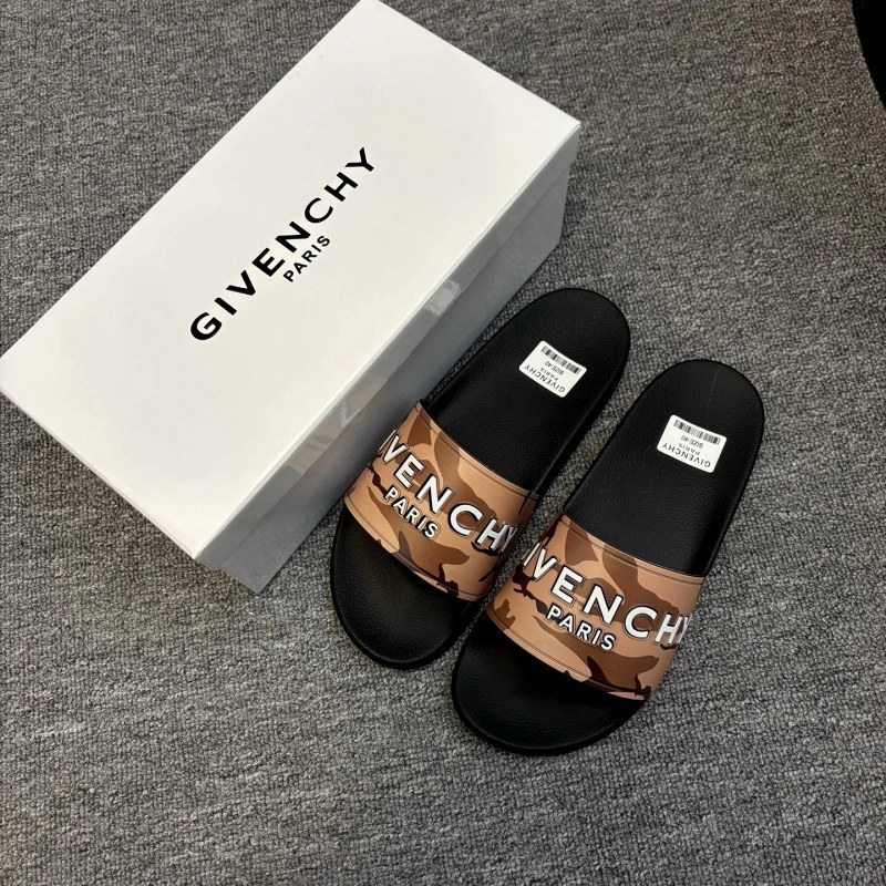 Givenchy White Slides in a Wide Unisex 35–45 Size Run