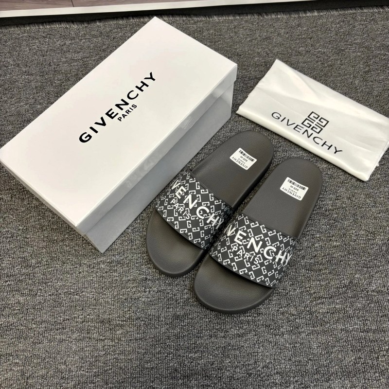 Givenchy White Slides in a Unisex 35–45 Run
