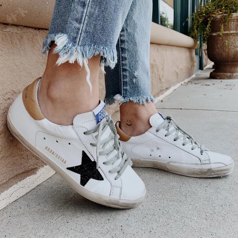 Golden Goose Super-Star: low-top navy leather sneakers with a lamb-skin lining and a full EU size run