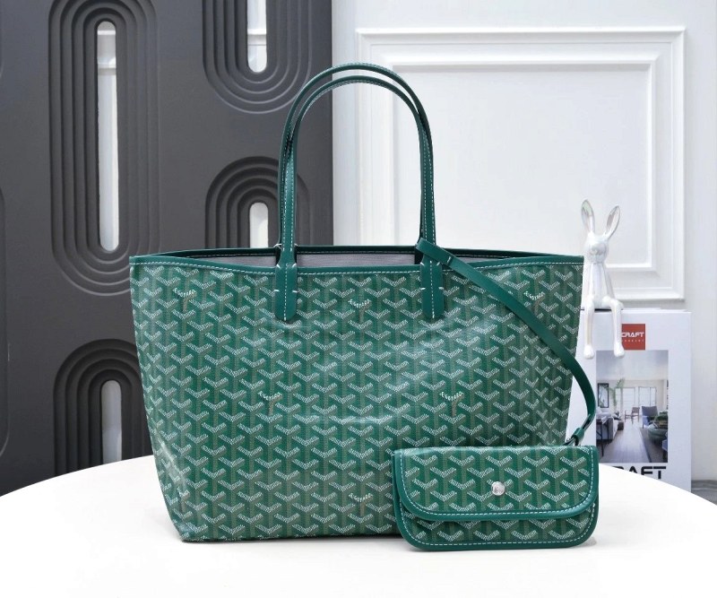 Green Goyard reversible tote: stated calfskin face on one side, Y-pattern on the other