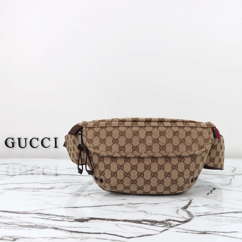 Gucci Small GG Belt Bag in Beige/Ebony Canvas: 32 cm Wide With Three Zipped Compartments