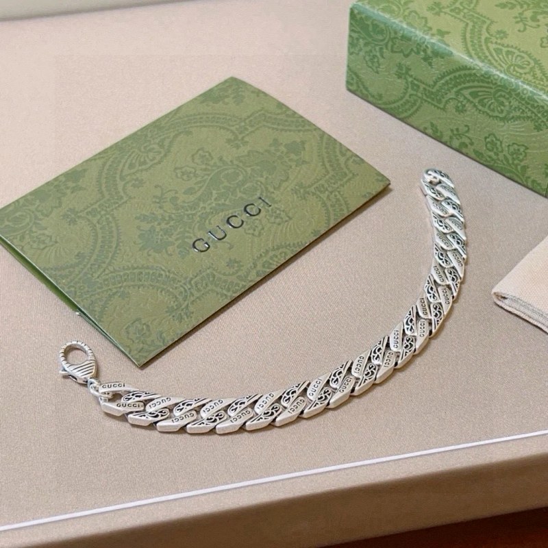 Gucci Gray Bracelet in a Modern Everyday Style, Listed in Four Lengths