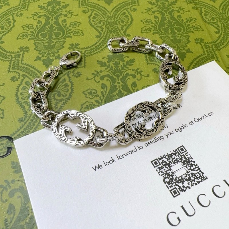 Gucci White Bracelet in Modern Everyday Style, Listed in Sizes 16–24 cm
