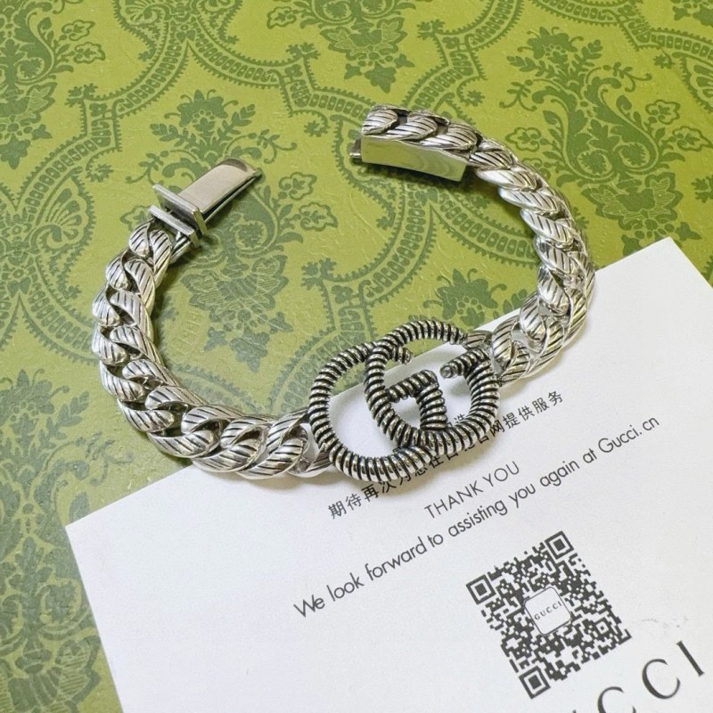 Gucci Silver Bracelet in a Modern Everyday Style, Offered in Nine Wrist Sizes