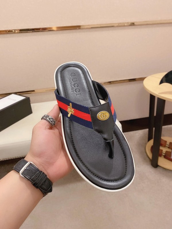 Gucci Gray Slides Listed in Sizes 39–45 With a Lighter, Slip-Resistant Outsole