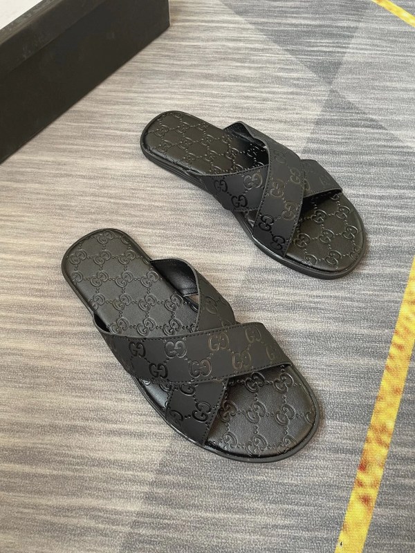 Gucci black slides: a soft, lightweight slip-on listed in EU 38–45
