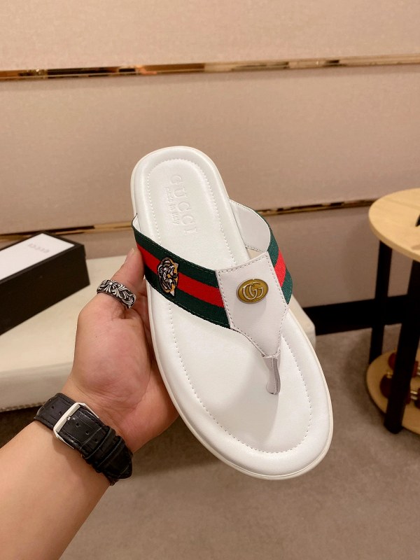 Gucci White Slides: A Minimal Summer Slide Listed in Sizes 39–45
