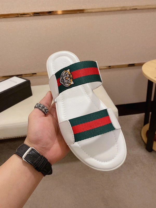 Gucci White Slides Listed as a 1:1 Replica with a Lighter Anti-Slip Outsole