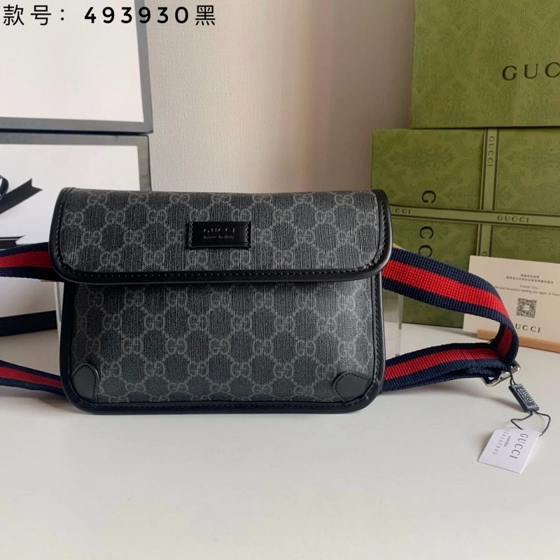 Gucci Tiger-Head Canvas Bag in the 24 cm Format: An Ultra-Light Everyday Carry