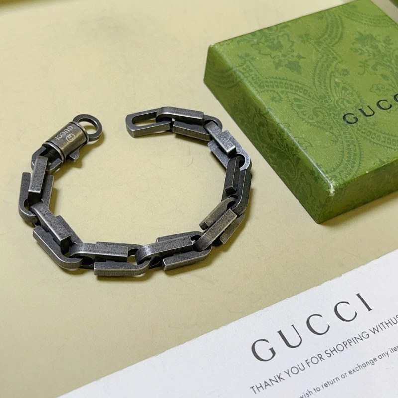 Gucci Silver Jewelry in a Modern Everyday Style