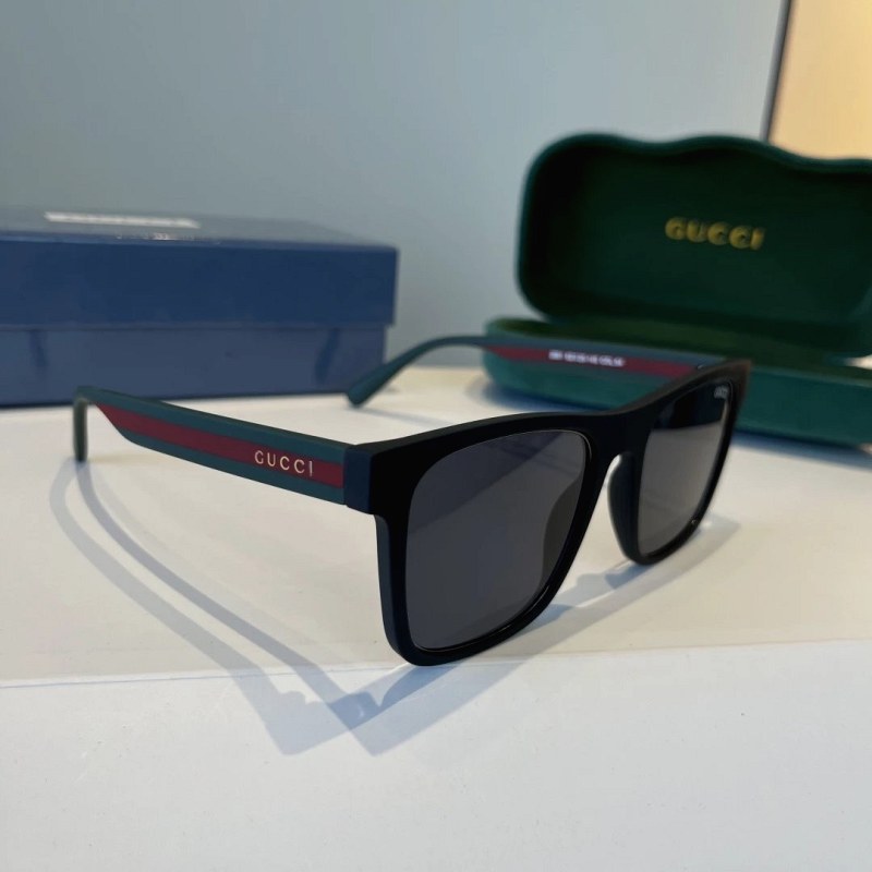 Gucci White Sunglasses in a Modern Everyday Frame