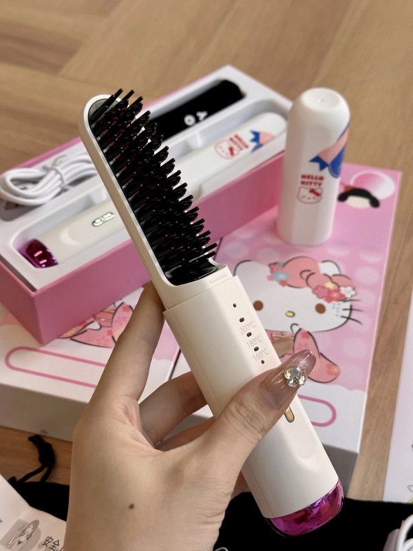 Hello Kitty Cordless Hot Air Brush: 15 Heat Settings, 50-Minute Battery