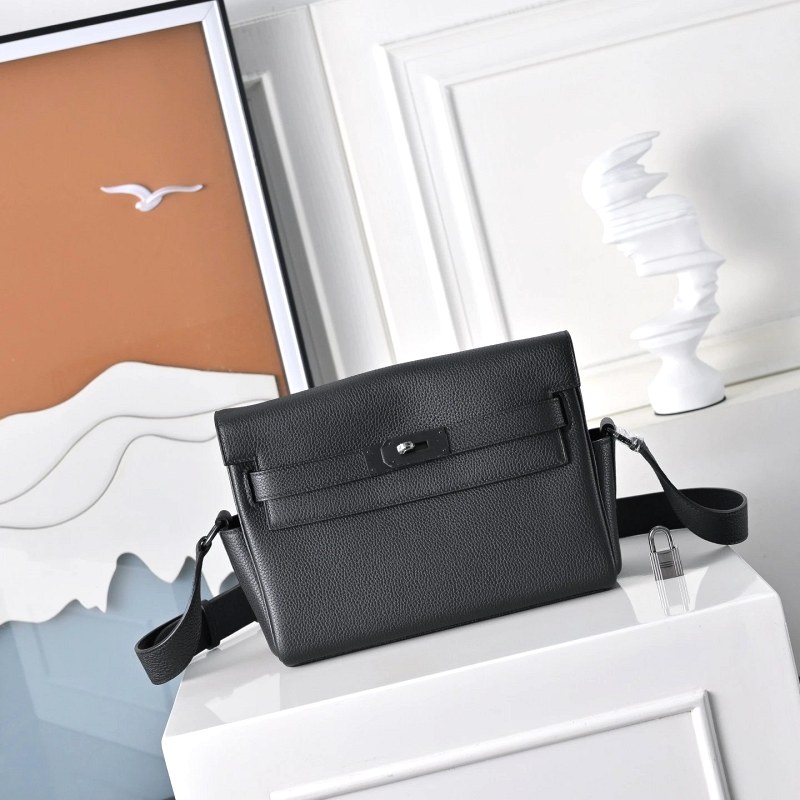 Hermes Kelly Messenger in Black Togo: A Horizontal Crossbody With a Turn-Lock Flap