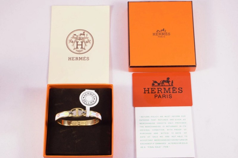Hermes orange jewelry in modern everyday style