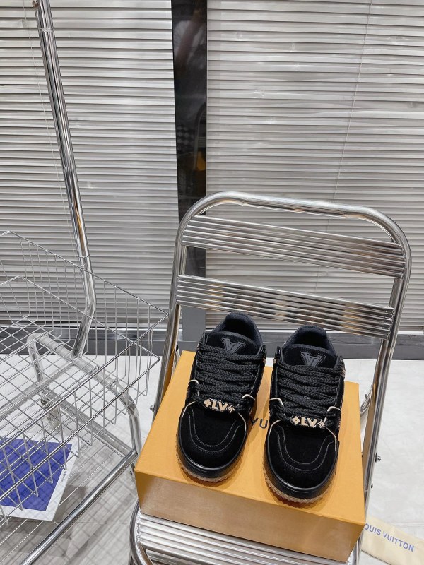 Louis Vuitton Trainer Maxi Low-Top in Black: Padded, Wide-Bodied Chunky Silhouette