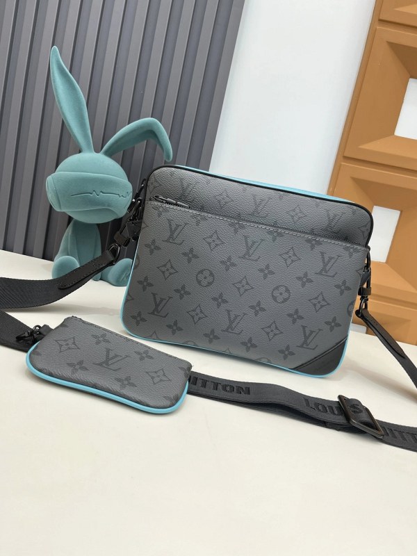 Louis Vuitton Trio Messenger in Monogram Eclipse: a three-piece modular crossbody with a wide sporty strap