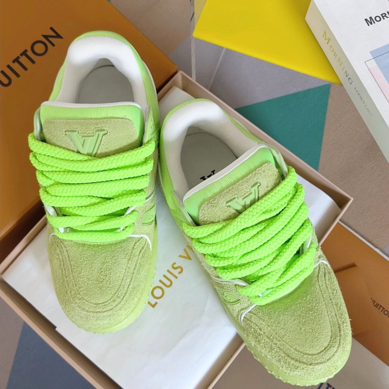 Louis Vuitton Trainer Maxi in green: the wide, padded "bread shoe" silhouette with a 4 cm outsole