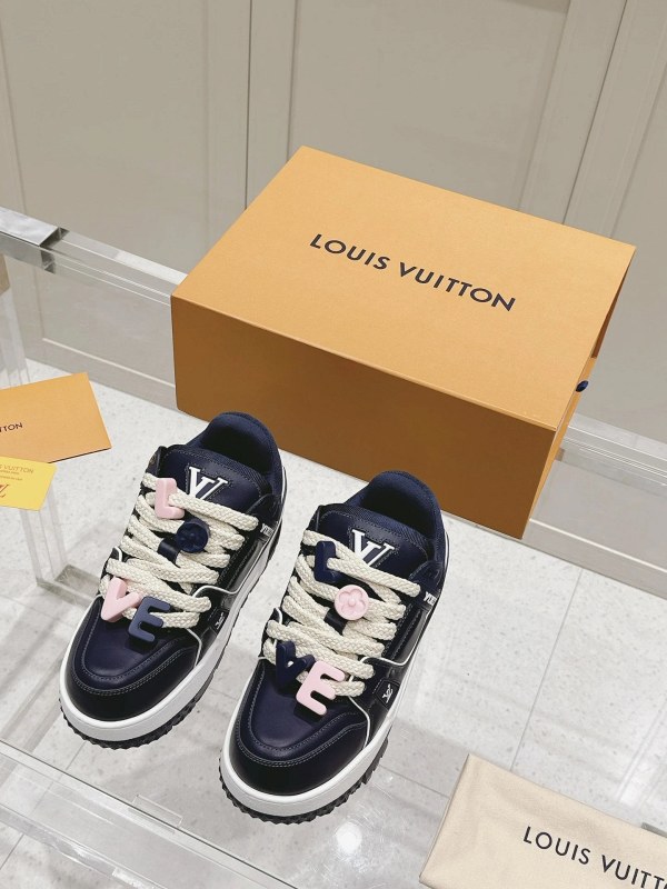 Louis Vuitton Trainer Maxi-style white sneakers with a thick padded collar and ~4 cm sole