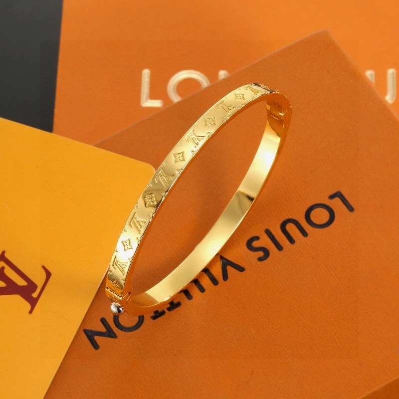 Louis Vuitton Orange Ring with an Openwork Four-Leaf Clover Motif