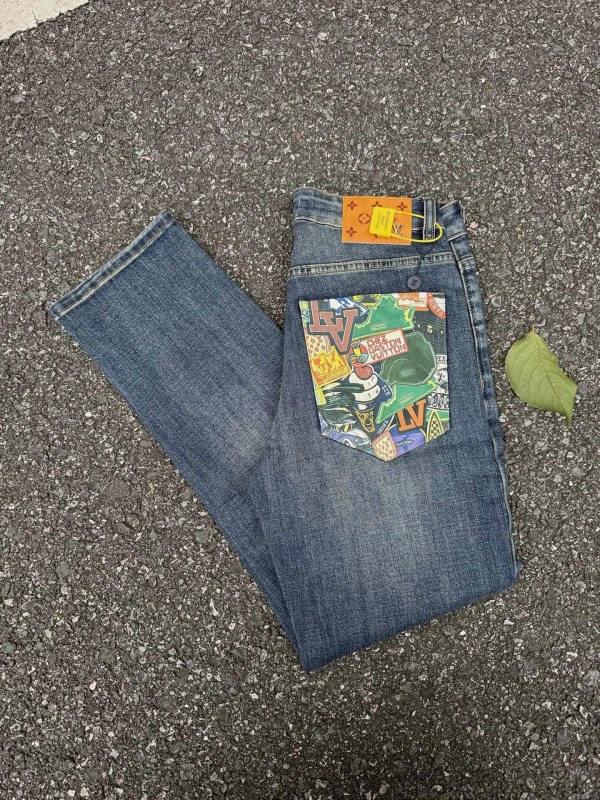 Louis Vuitton H181 High-Waist Straight-Leg Jeans in Blue