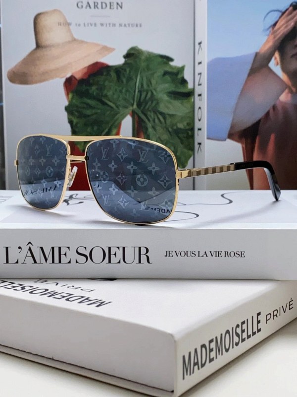 Louis Vuitton Rose Gray Square-Frame Sunglasses with a Double-Bridge Metal Frame