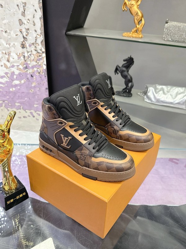 Louis Vuitton Trainer High-Top in Black with a Monogram-Printed TPU Outsole