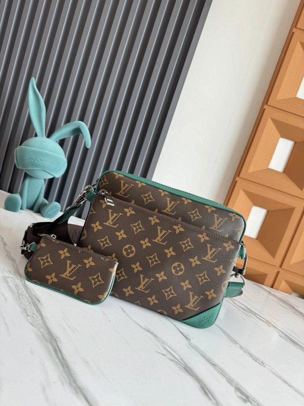 Louis Vuitton M12766 Trio Messenger: a three-piece modular shoulder bag