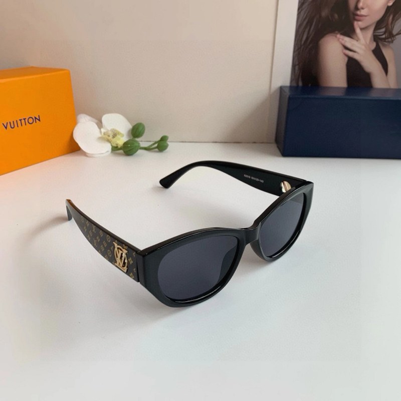 Louis Vuitton Black Square-Frame Sunglasses in a Modern Everyday Style