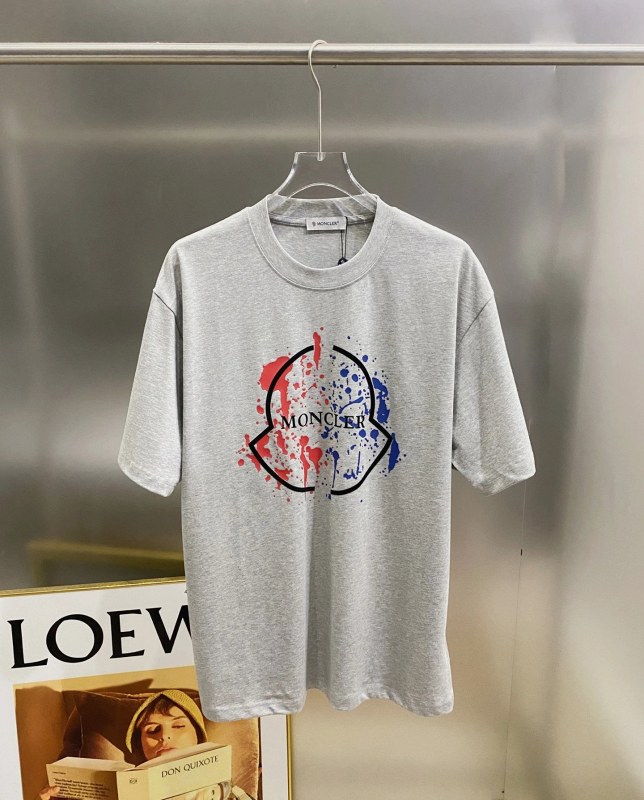 Moncler gray T-shirt with a raised foam logo in a unisex loose cut