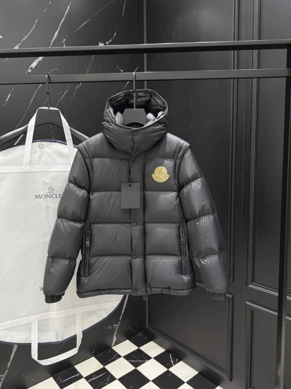 Moncler Black Puffer Jacket With a Detachable Vest and Unisex Sizing