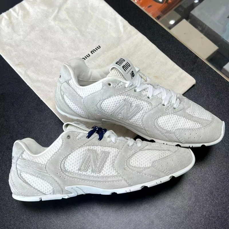 New Balance White Low-Top Sneaker in a Leather and Sheepskin Trainer Build